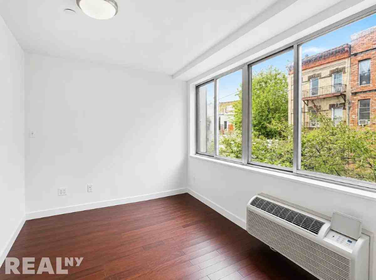 Stanhope St #2F - Photo 4 of 7