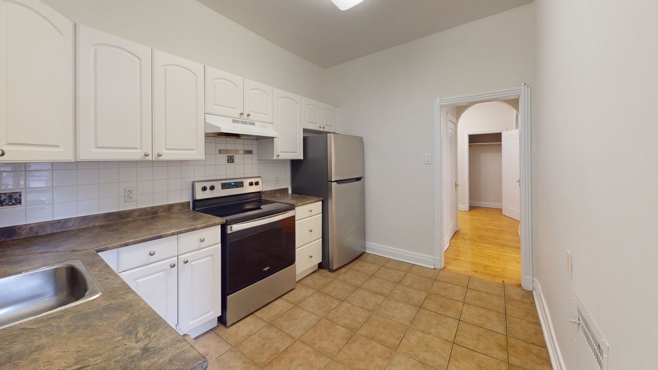 335 Metcalfe - Photo 3 of 7