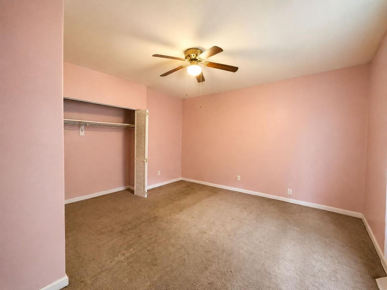 208 1/2 E Cherry St, Floor 1 - Photo 4 of 9