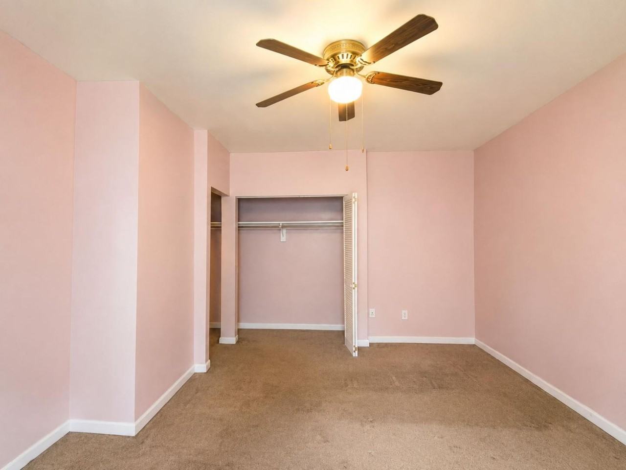 208 1/2 E Cherry St, Floor 1 - Photo 5 of 9