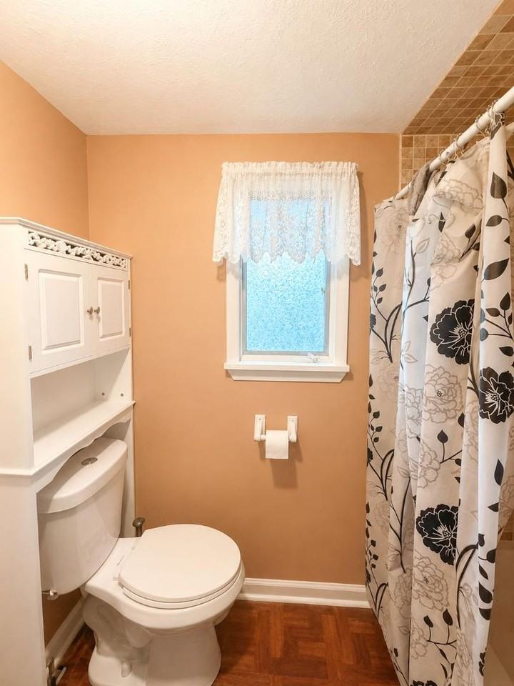208 1/2 E Cherry St, Floor 1 - Photo 7 of 9