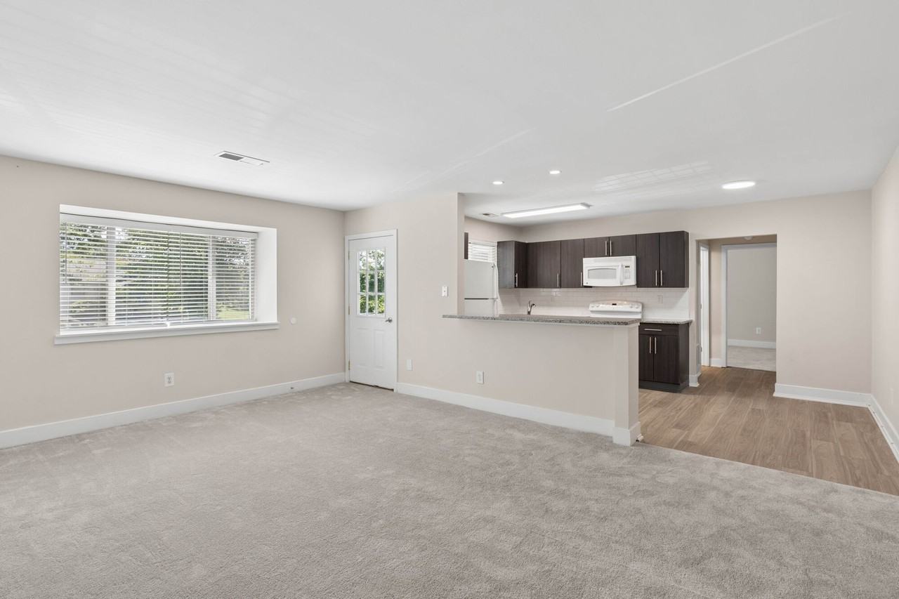 Knightsbridge Apartments - Photo 6 of 25