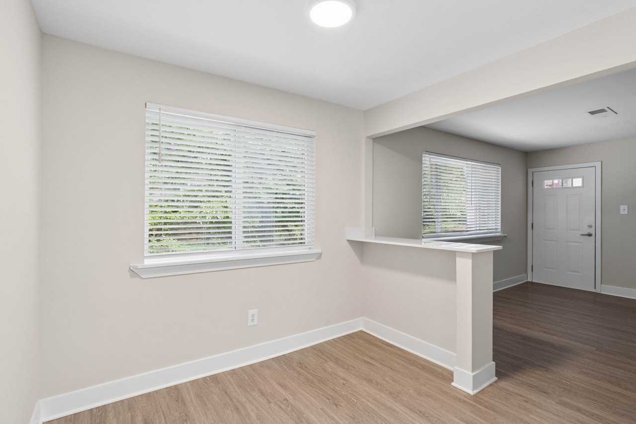 Knightsbridge Apartments - Photo 7 of 25