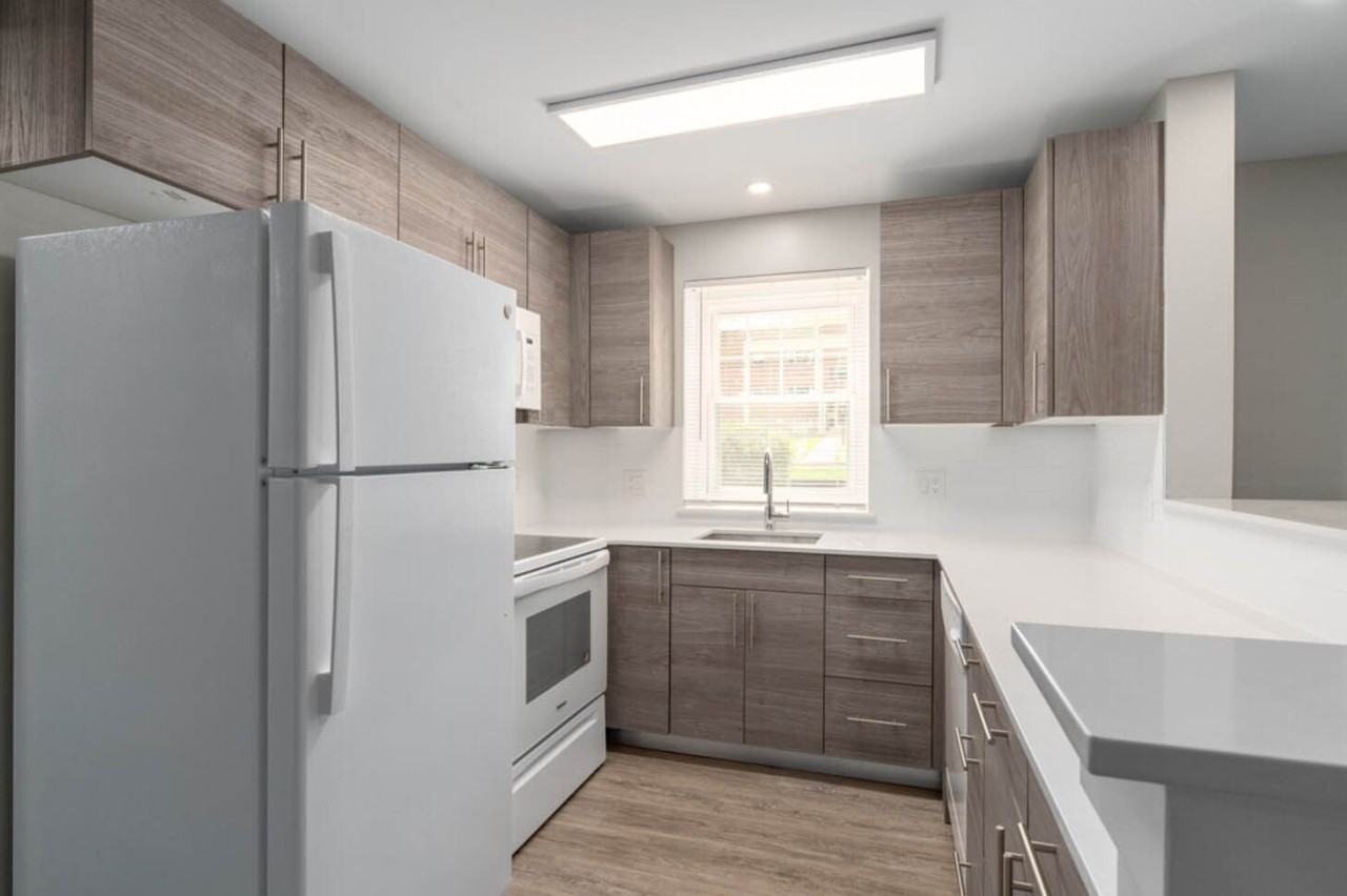 Spruce Court Apartments - Photo 3 of 20
