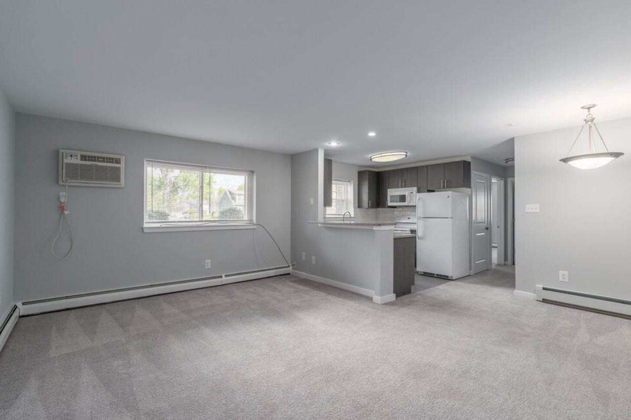 Spruce Court Apartments - Photo 5 of 20