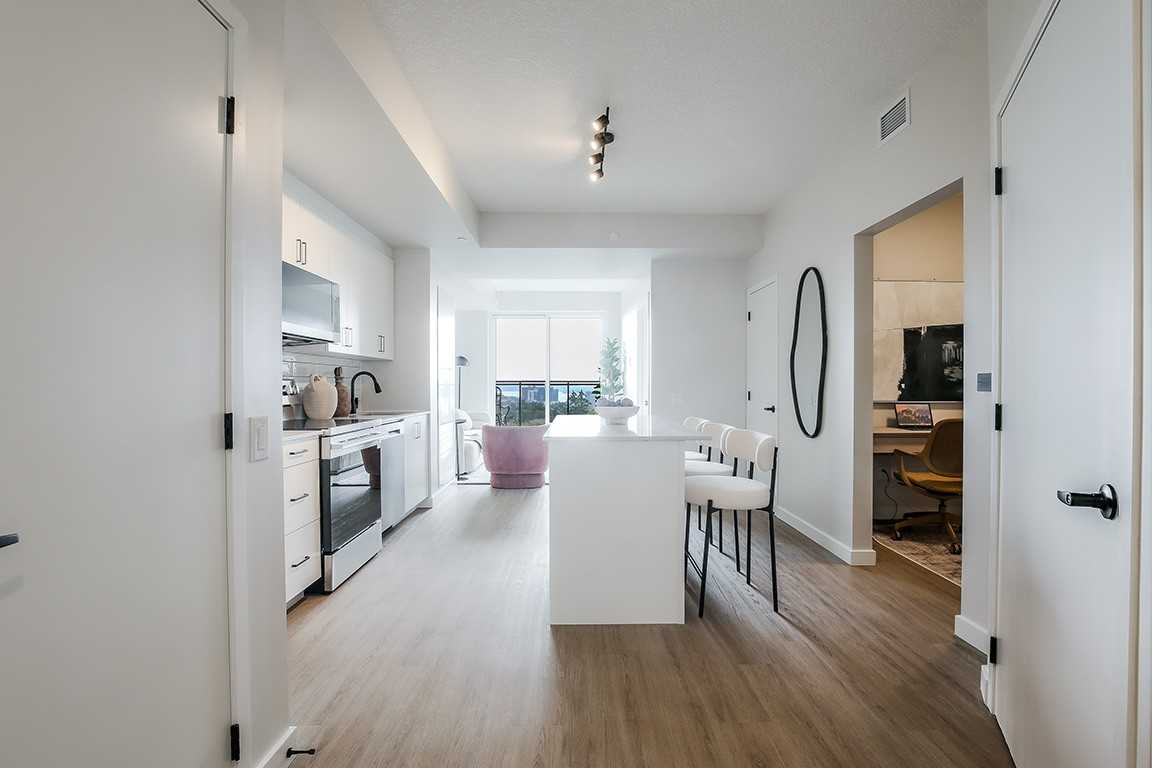 Sky Towers Apartments - Photo 4 of 33