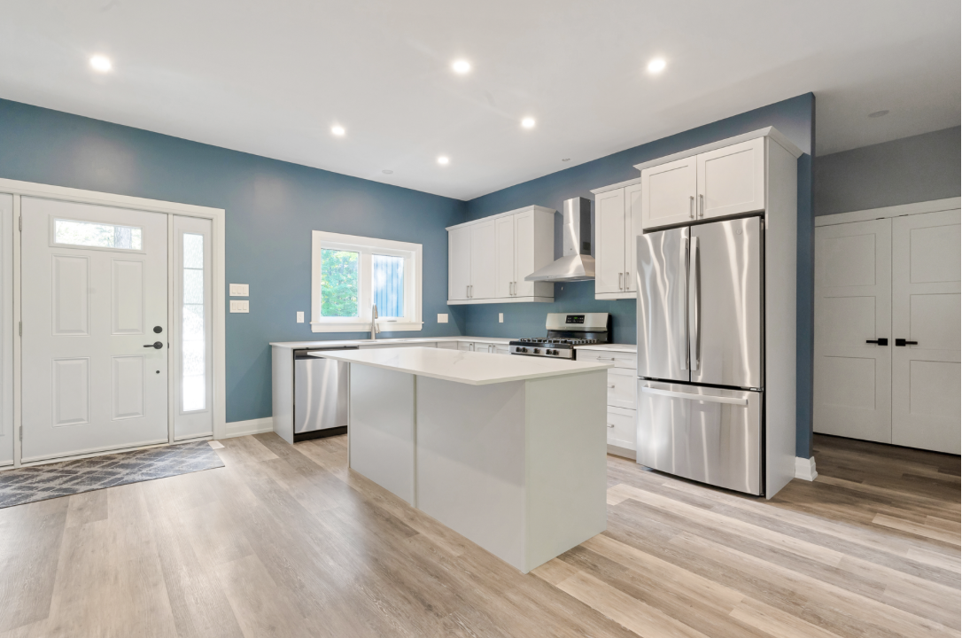 6 Oneida Crescent, Tiny, ON L9M 0B2, Canada - Photo 3 of 26