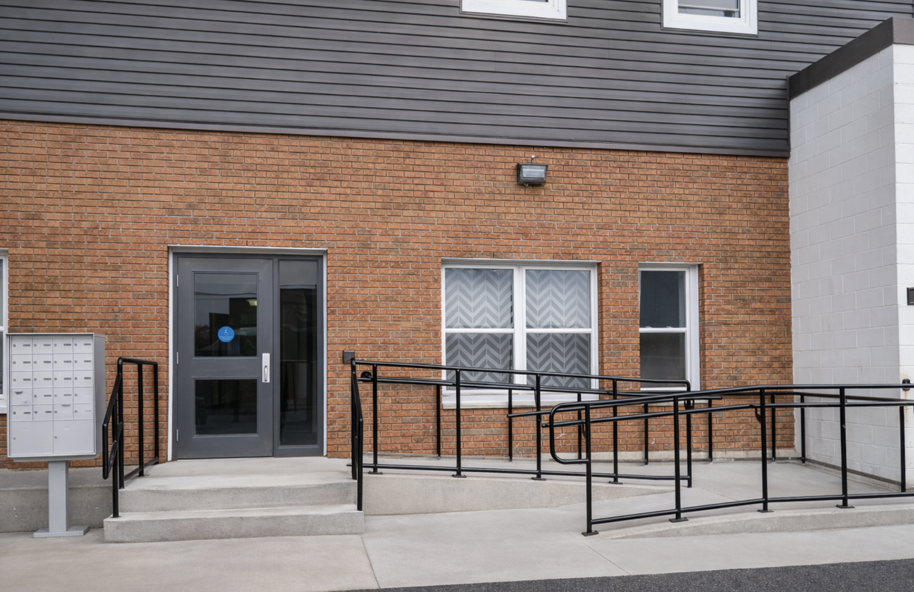 12 Colborne St E, Orillia, ON L3V 1T3, Canada - Photo 2 of 14