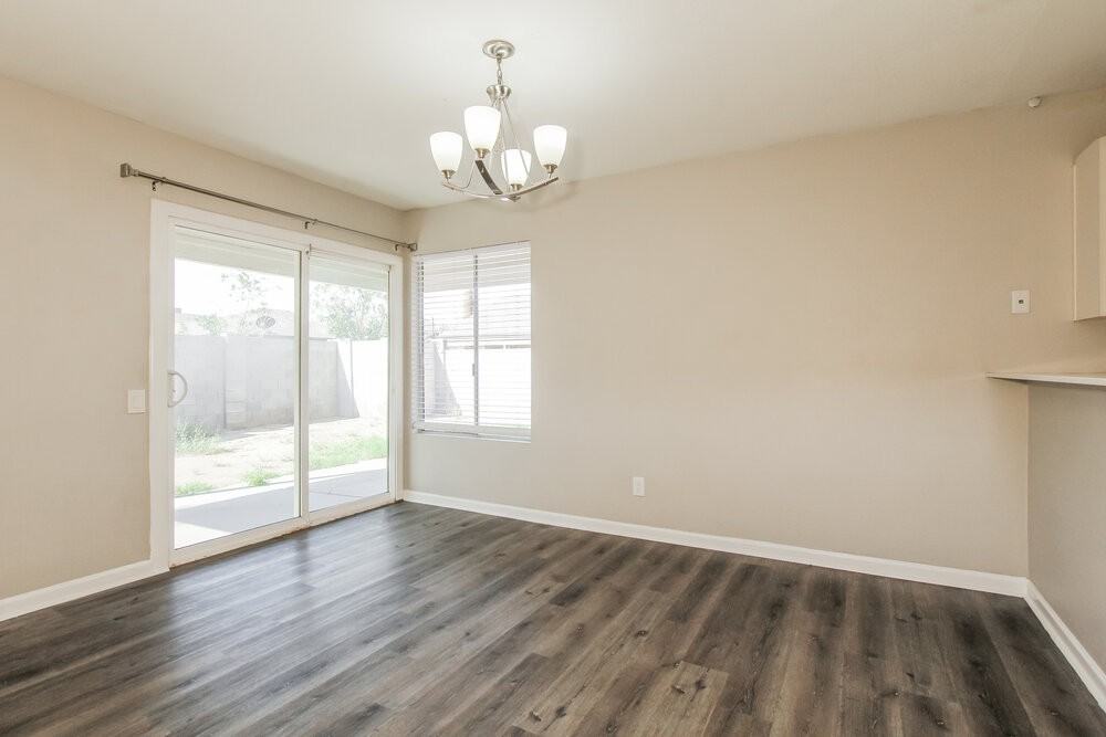 7032 S 44th St - Photo 6 of 17