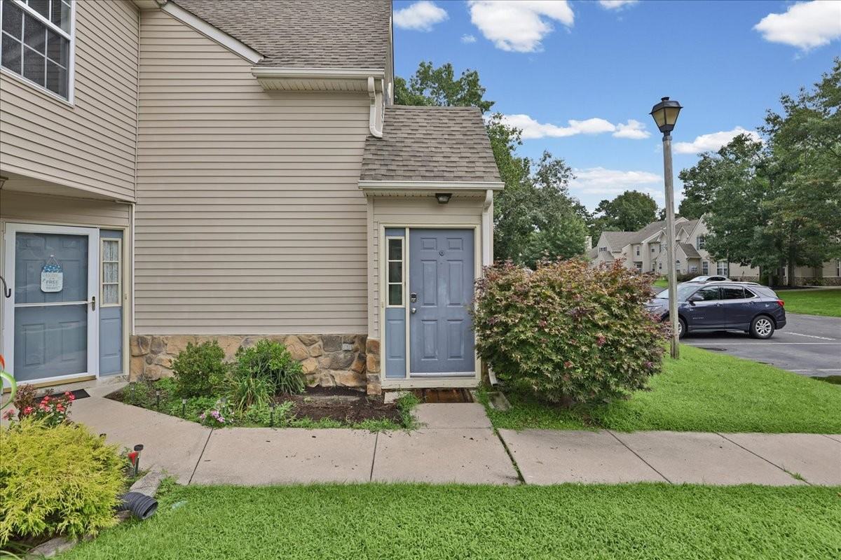 2813 Falcon Ct #1 - Photo 3 of 50