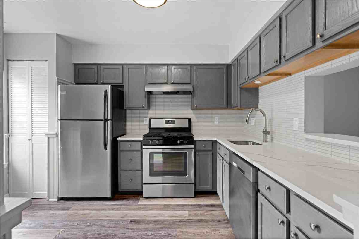2813 Falcon Ct #1 - Photo 5 of 50