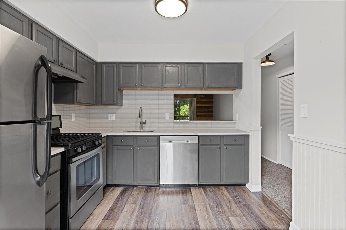 2813 Falcon Ct #1 - Photo 6 of 50