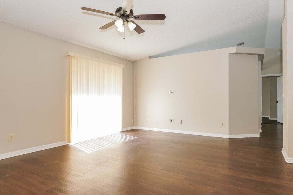 1561 Ortega Ave - Photo 4 of 16