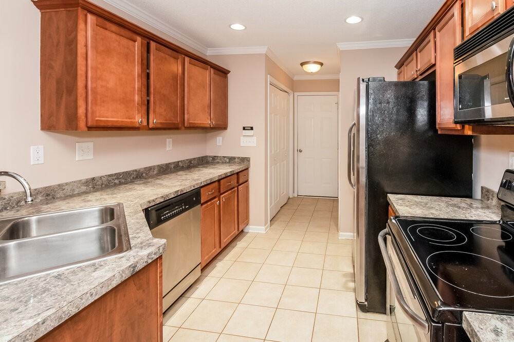 50 Pacific Ave - Photo 7 of 17