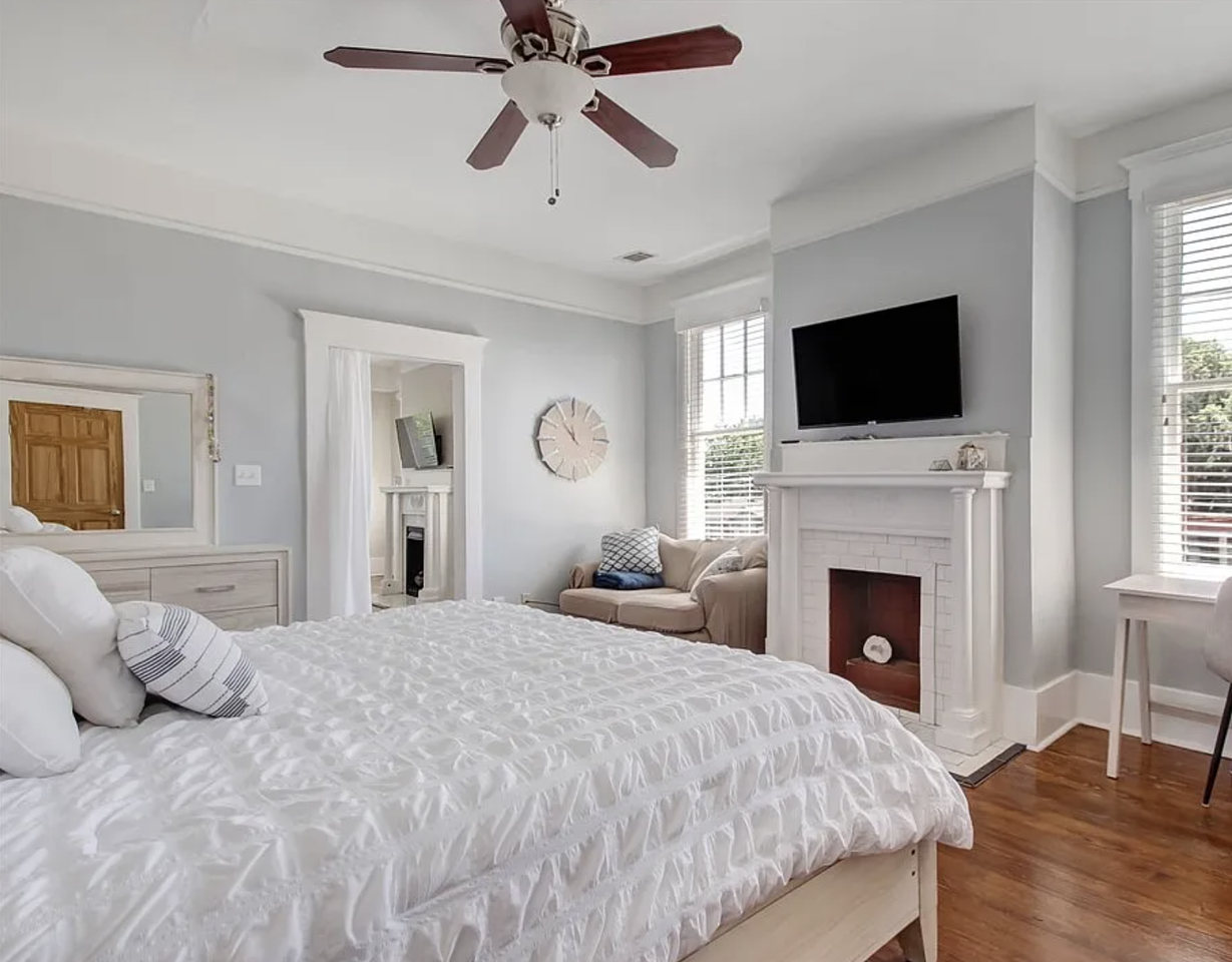 315 East 38th Street - 1Unit B #1 - Photo 4 of 28