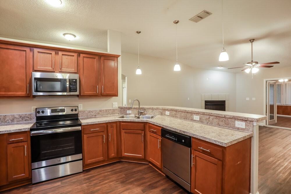 299 Thornbrook Ct - Photo 7 of 16