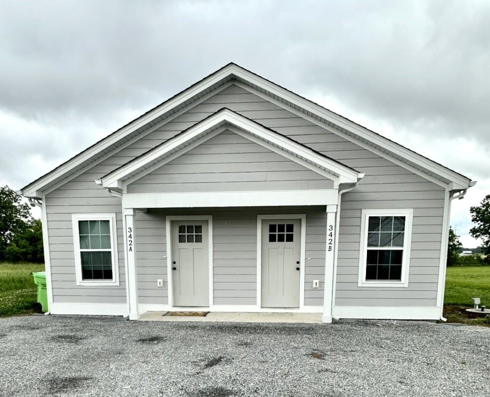 336 Woods Rd #A