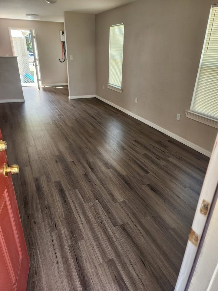 638 W Jackson St #1 - Photo 2 of 28