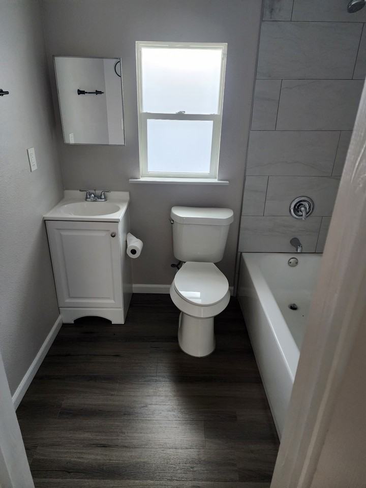 638 W Jackson St #1 - Photo 6 of 28