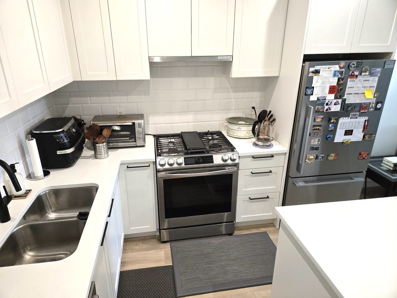 5415 Brydon Cres - Photo 4 of 20