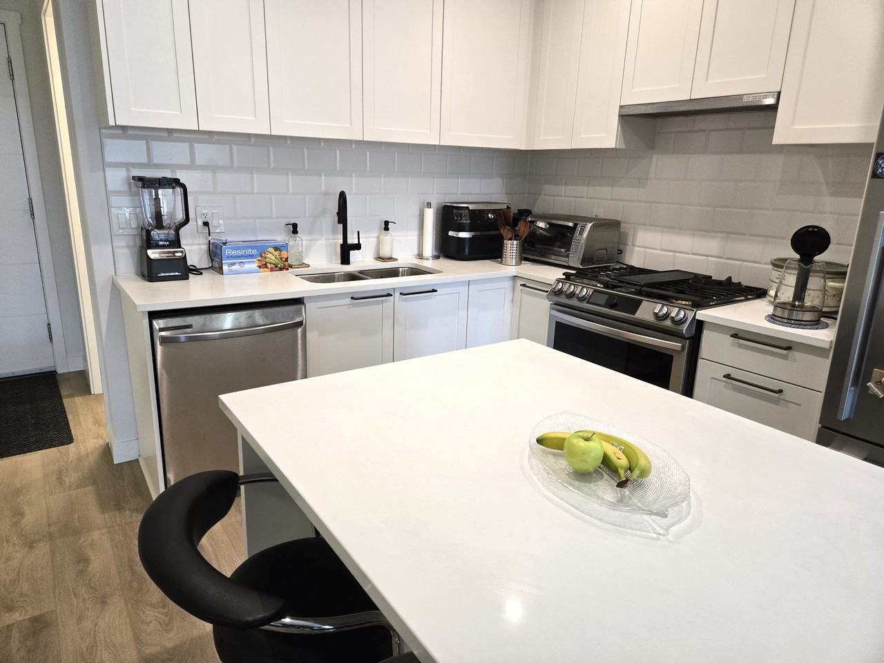 5415 Brydon Cres - Photo 5 of 20