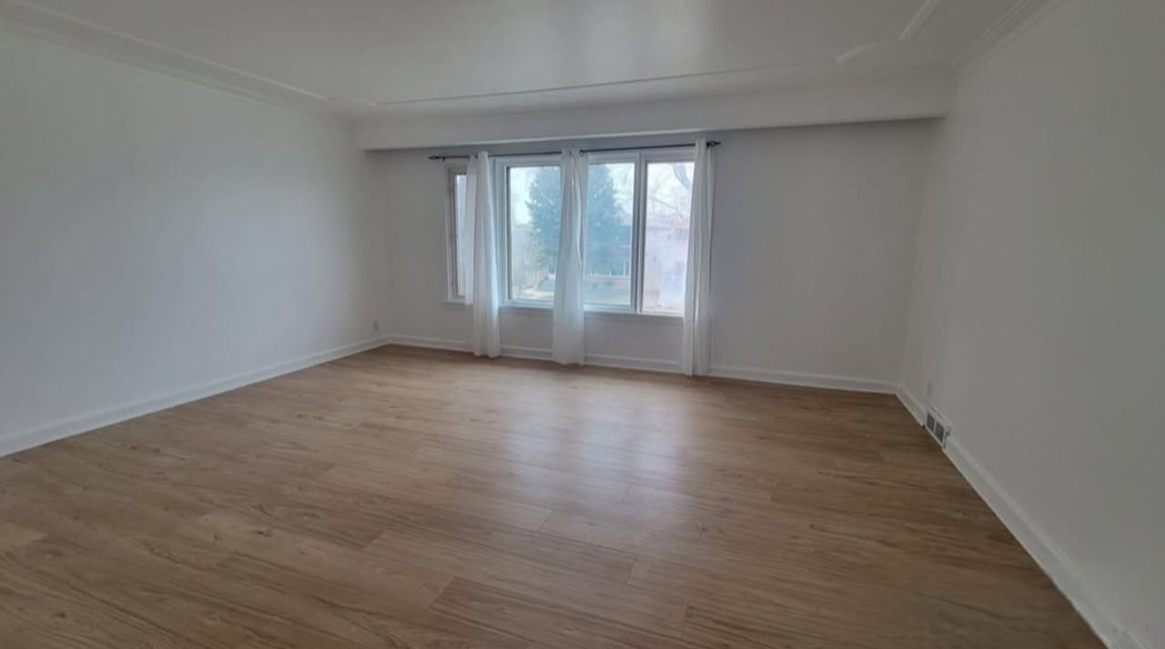 315 Matheson Ave - Photo 5 of 18
