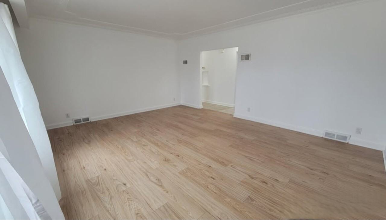 315 Matheson Ave - Photo 7 of 18