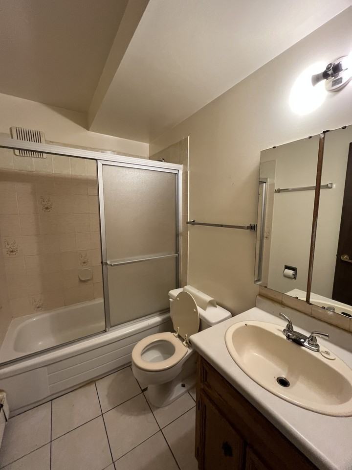 12421 82 St Nw - Photo 6 of 22
