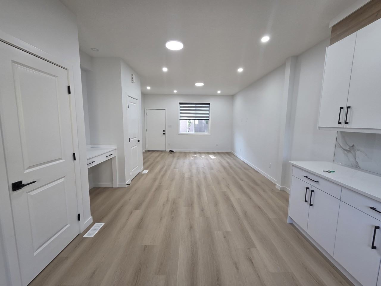 11819 83 St Nw - Photo 4 of 18