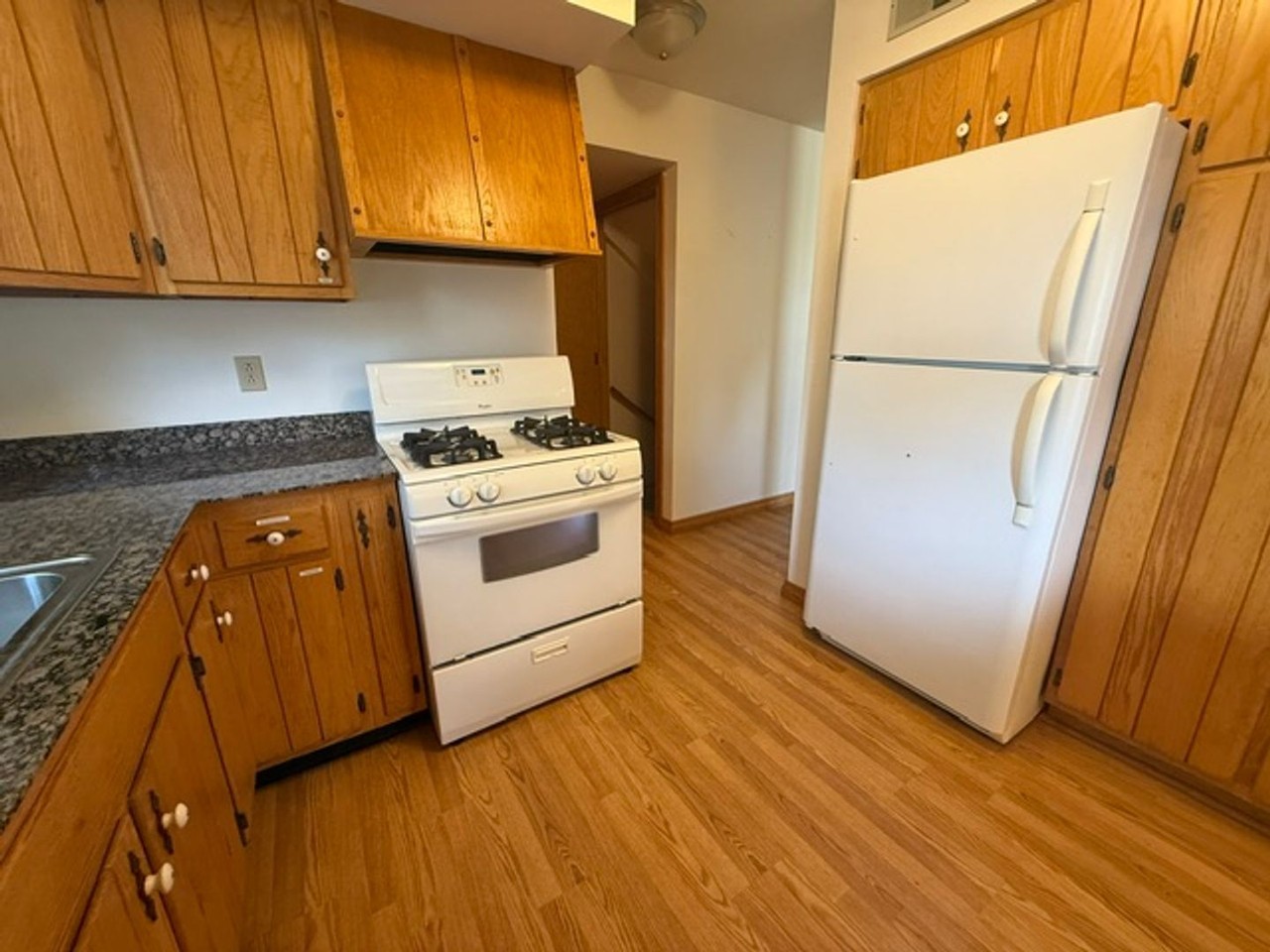 3202 Chatham Dr - Photo 6 of 24