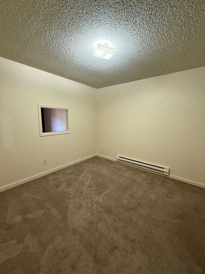 200 S E Ave #110 - Photo 5 of 8