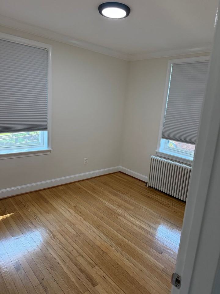 4111 Nicholson St - Photo 3 of 6