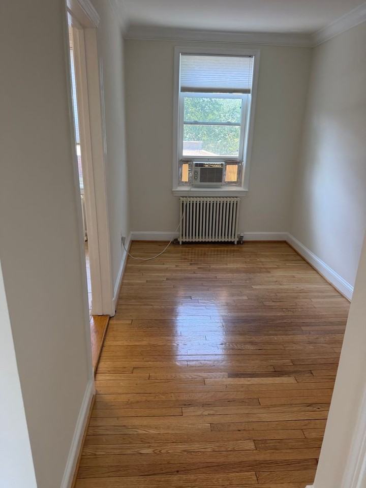 4111 Nicholson St - Photo 5 of 6