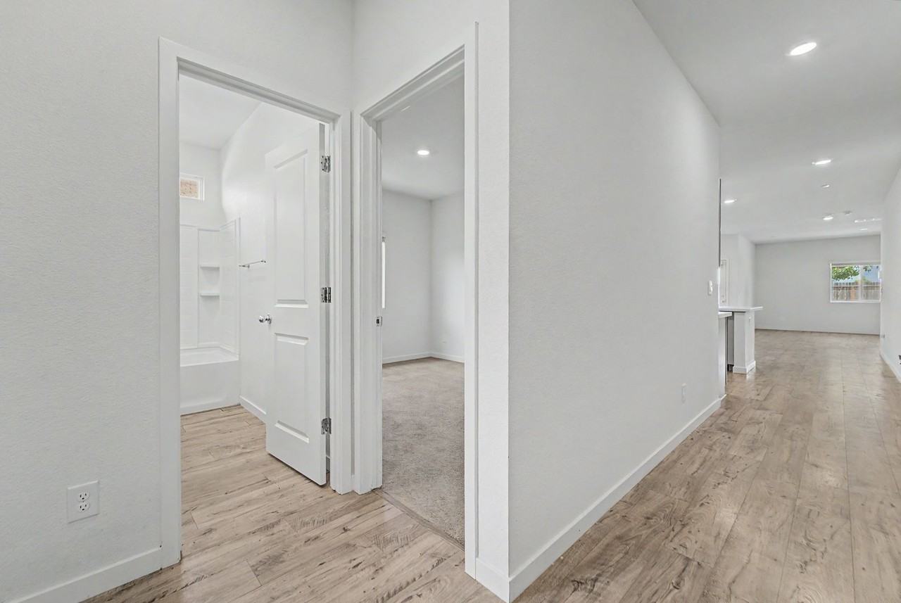 2057 Skipper Cove Way - Photo 4 of 21
