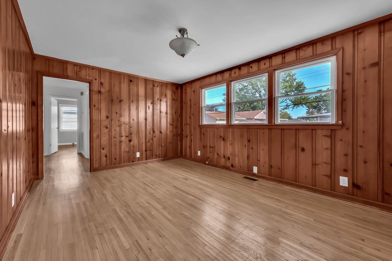 231 Alfred Dr - Photo 5 of 20