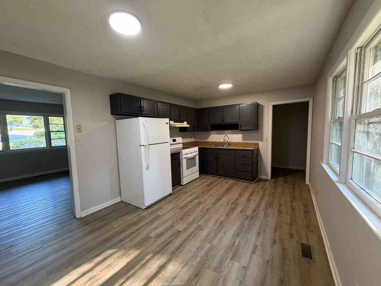 745 Rustland Dr - Photo 3 of 20