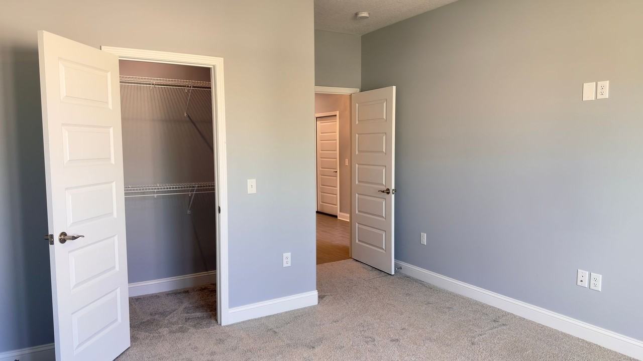 142 Ryan Nicholas Dr - Photo 4 of 19