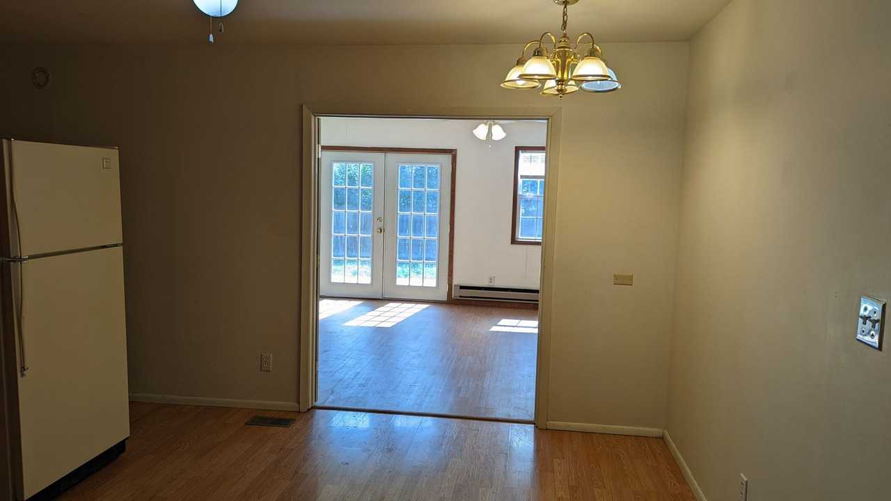 810 Maplepark Dr - Photo 4 of 11