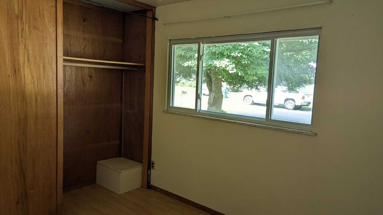 810 Maplepark Dr - Photo 7 of 11