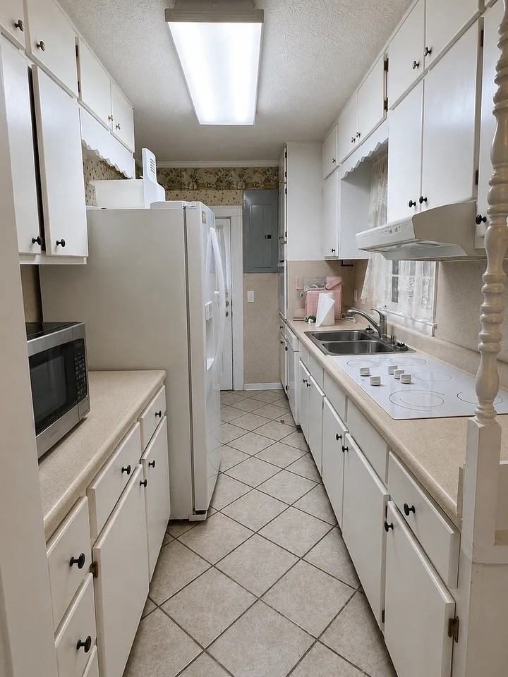 229 Cobb St - Photo 2 of 20