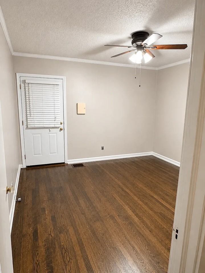 229 Cobb St - Photo 5 of 20