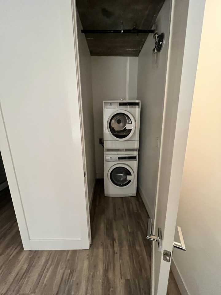 200 S Center St #204 - Photo 4 of 19
