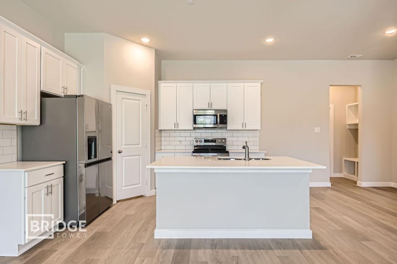 908 Hudson Way - Photo 3 of 15