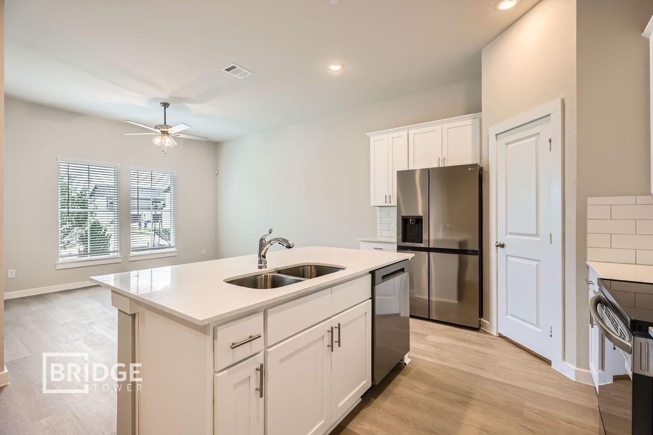 908 Hudson Way - Photo 4 of 15