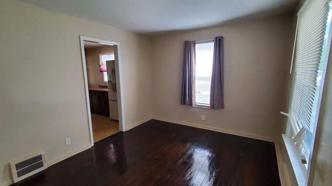 3213 Brandon St #1 - Photo 3 of 17