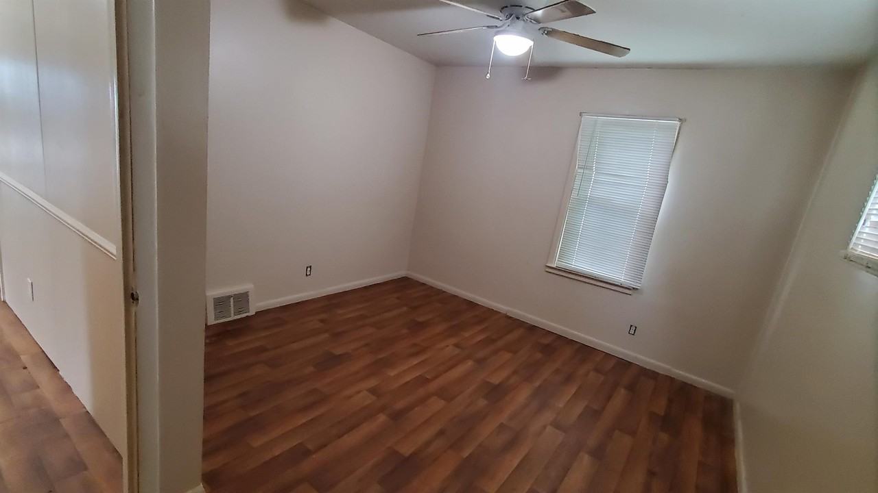 3213 Brandon St #1 - Photo 7 of 17