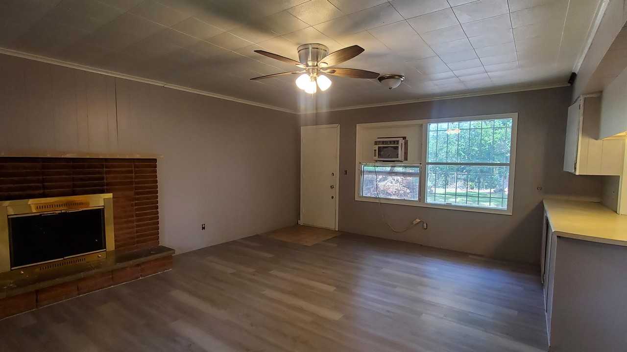 1716 Briarwood Dr #1 - Photo 3 of 43