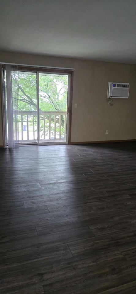 378 Stratford Way #4 - Photo 4 of 10