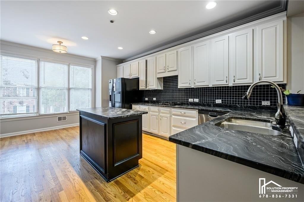 600 Vinings Estates Dr Se #1 - Photo 5 of 20