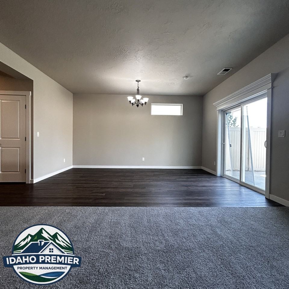 2052 E Sharptail St #1 - Photo 4 of 20